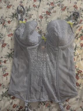 Victoria's Secret Lavender Lace Bustier with Green Bows